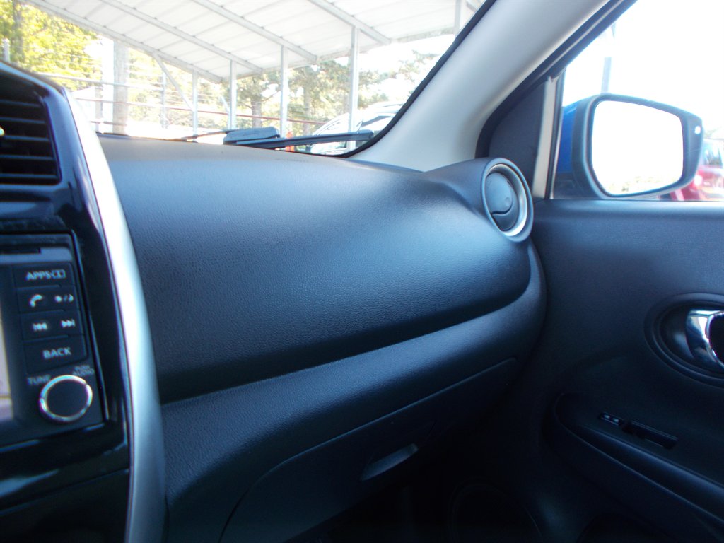 2017 Nissan Versa - $11,000