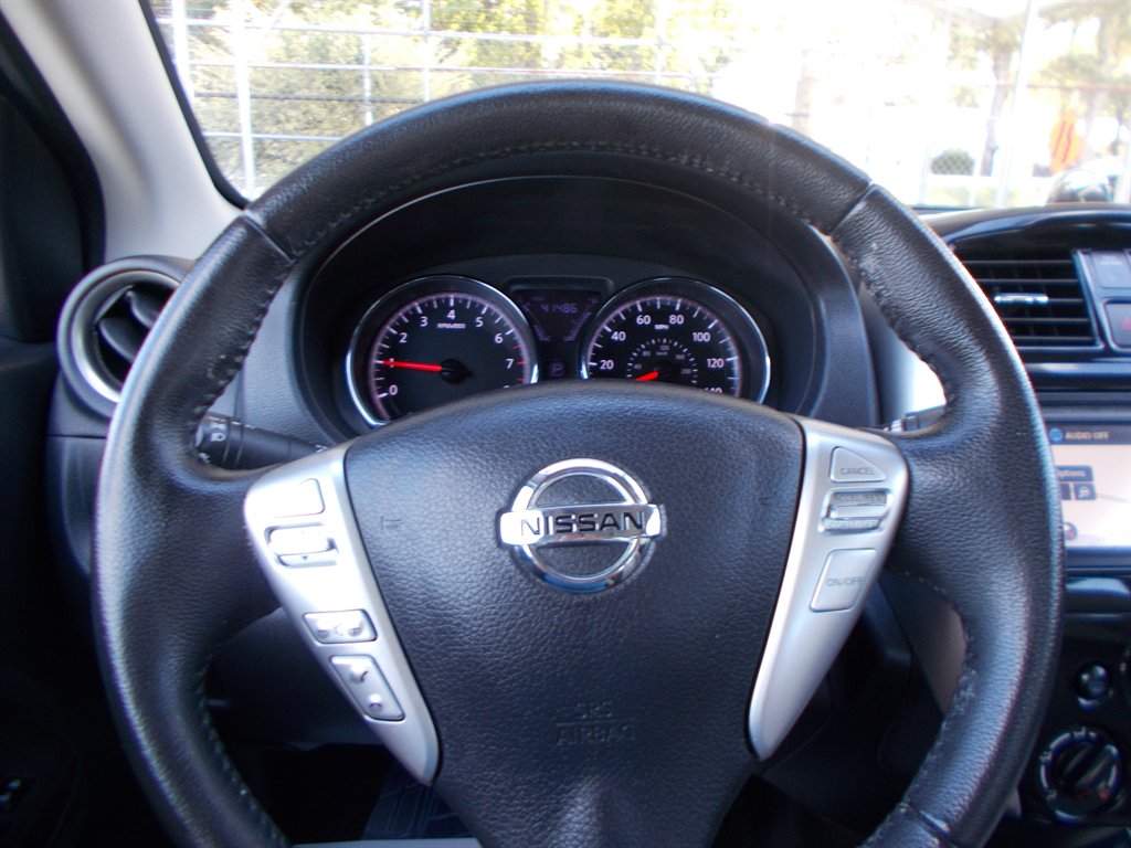 2017 Nissan Versa - $11,000