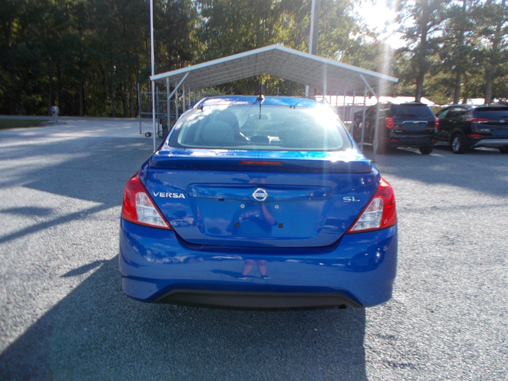 2017 Nissan Versa - $11,000