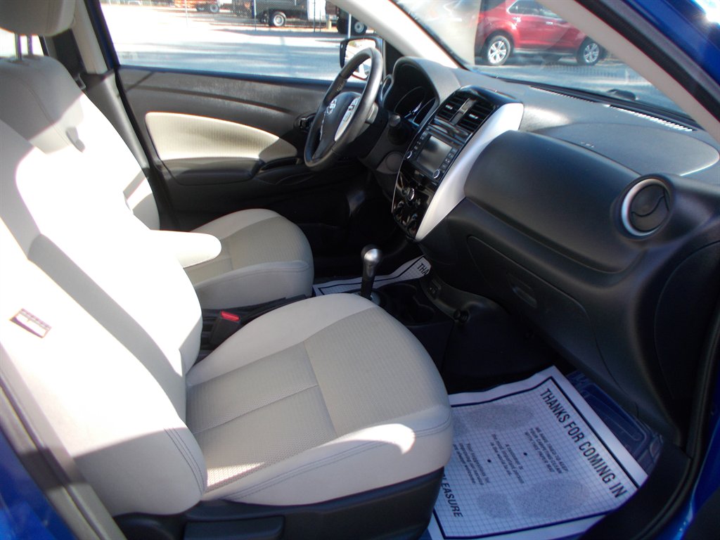 2017 Nissan Versa - $11,000