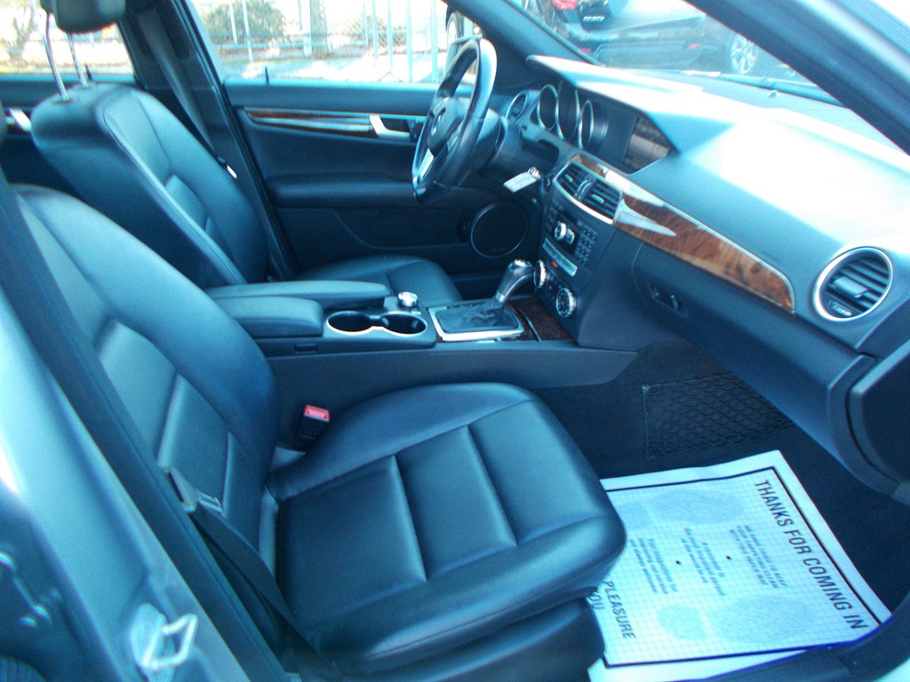 2013 Mercedes-Benz C-Class - $9,500
