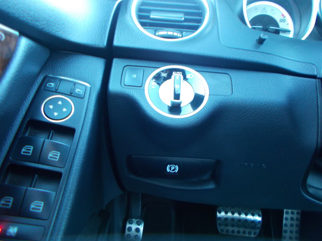 2013 Mercedes-Benz C-Class - $9,500