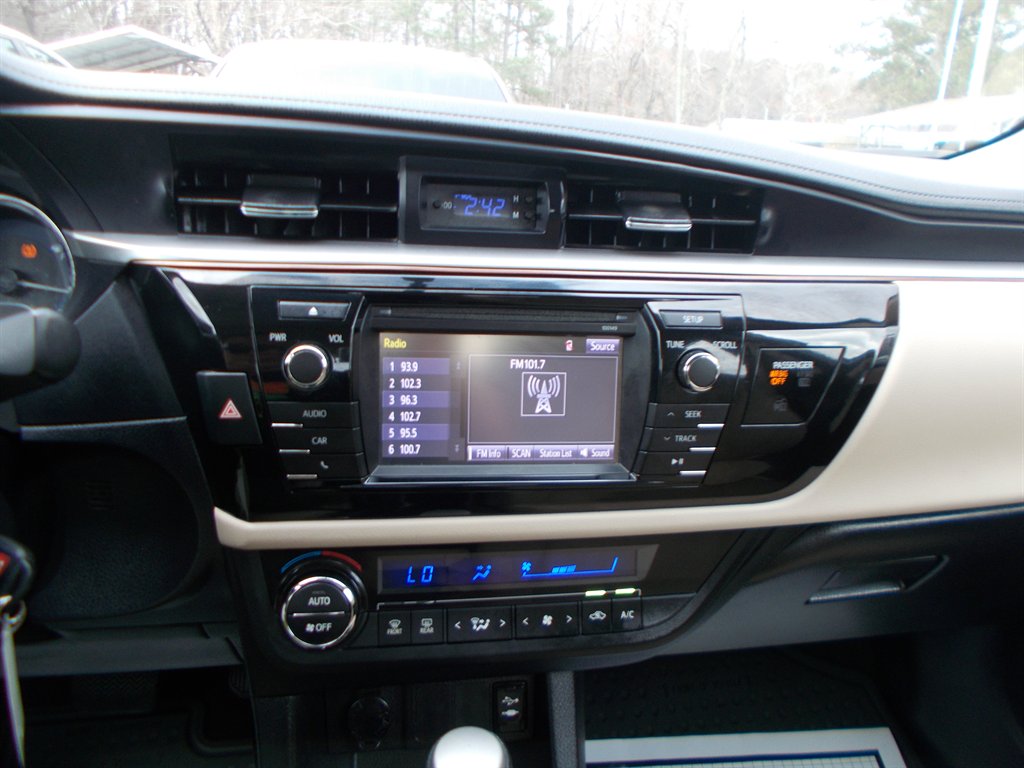 2015 Toyota Corolla - $12,000