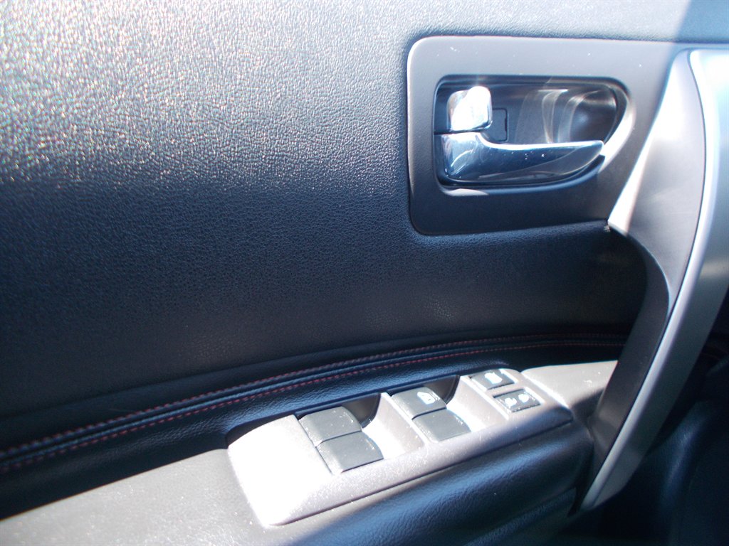 2013 Nissan Rogue - $11,000