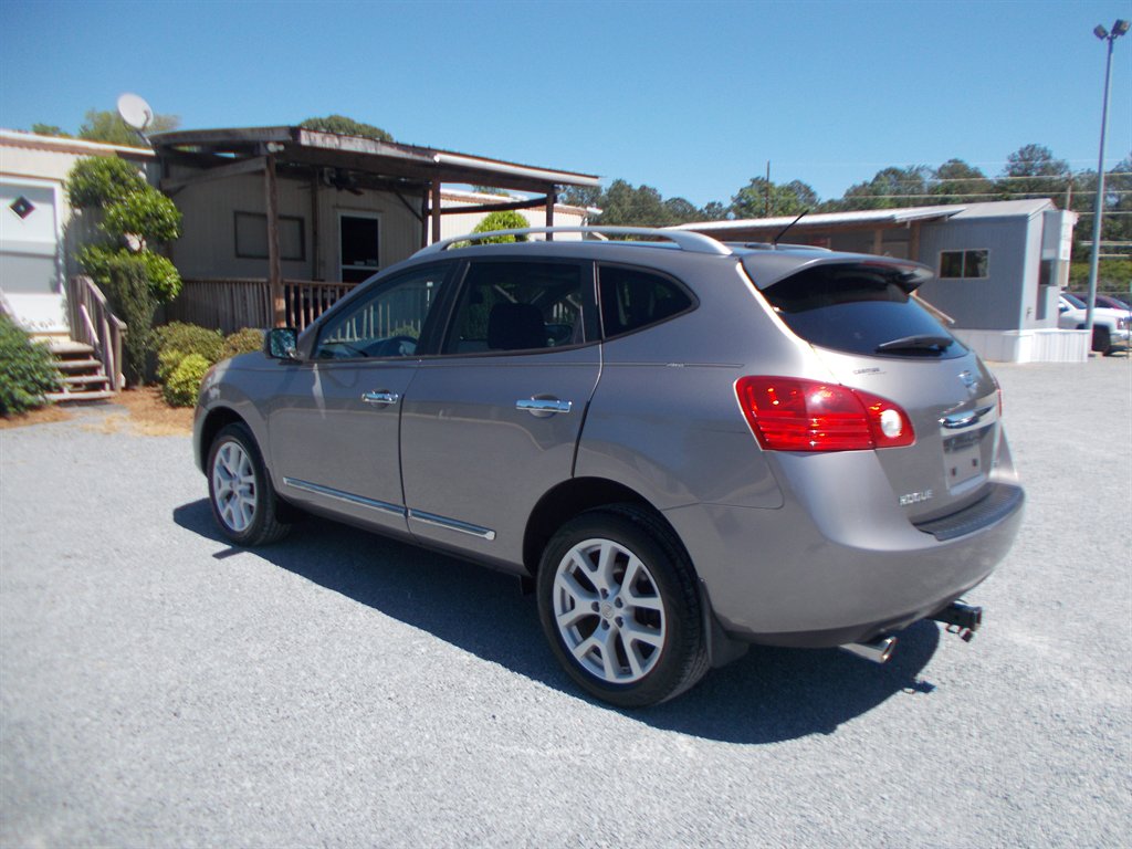 2013 Nissan Rogue - $11,000