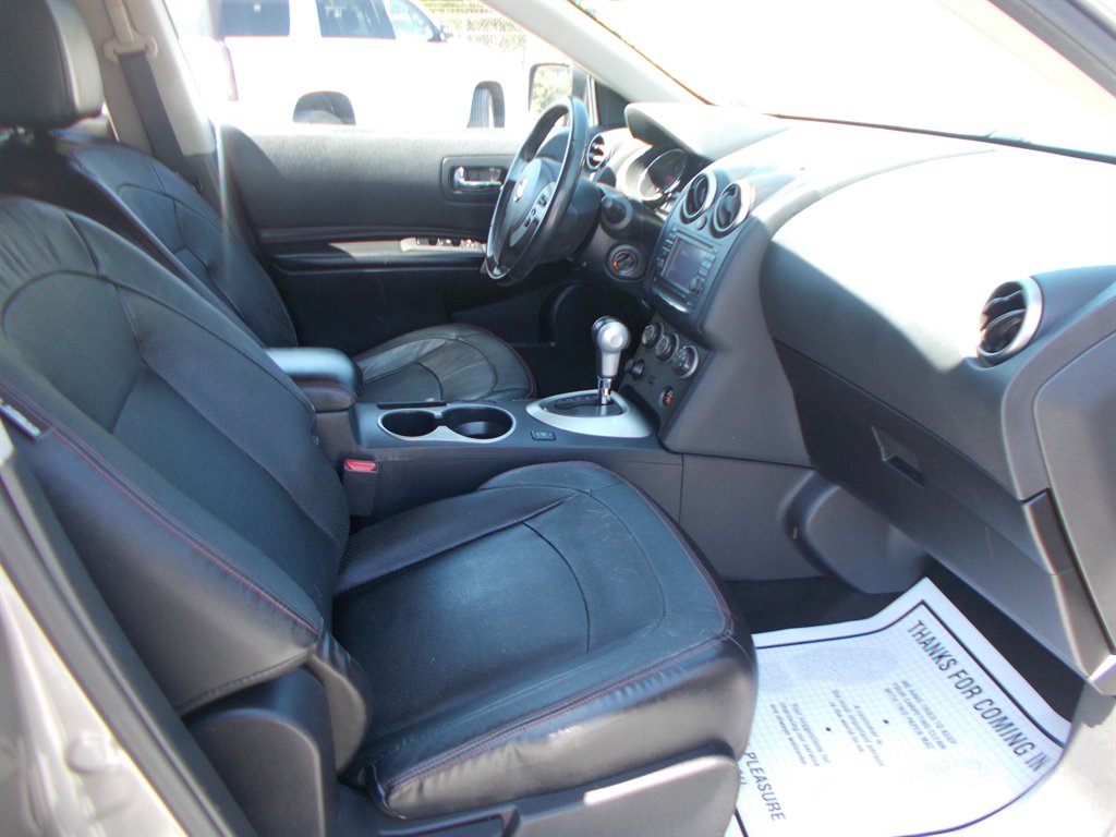 2013 Nissan Rogue - $11,000