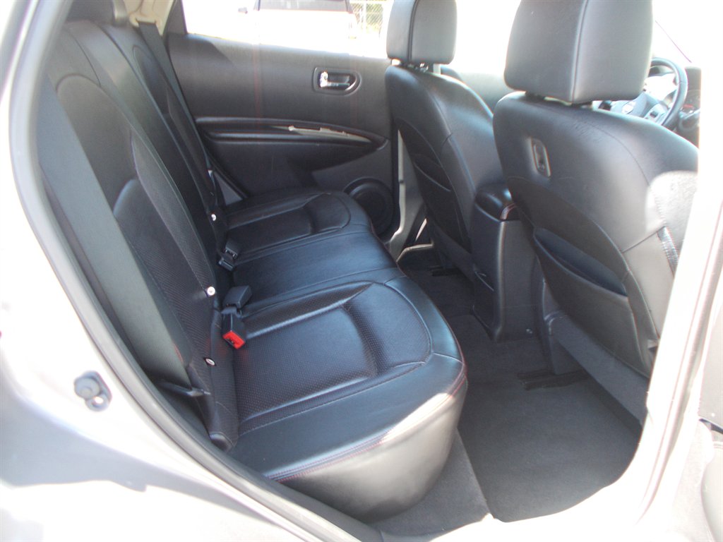 2013 Nissan Rogue - $11,000