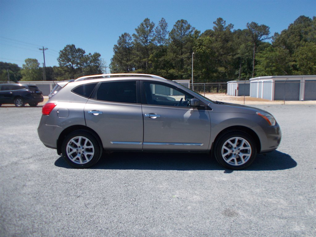 2013 Nissan Rogue - $11,000