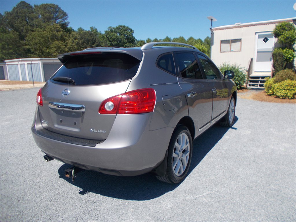 2013 Nissan Rogue - $11,000