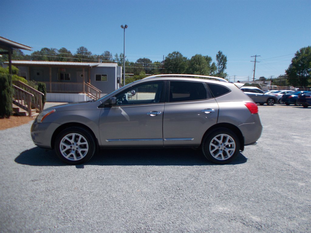 2013 Nissan Rogue - $11,000