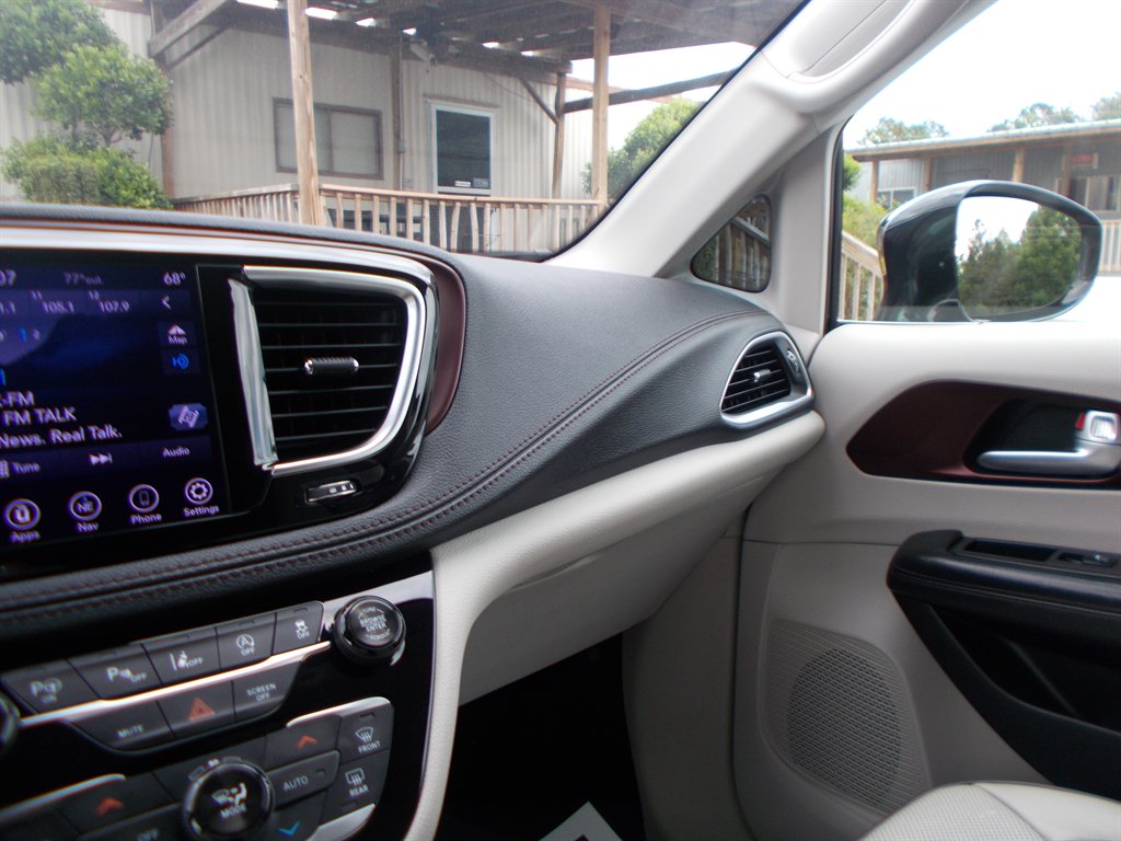 2018 Chrysler Pacifica - $15,000