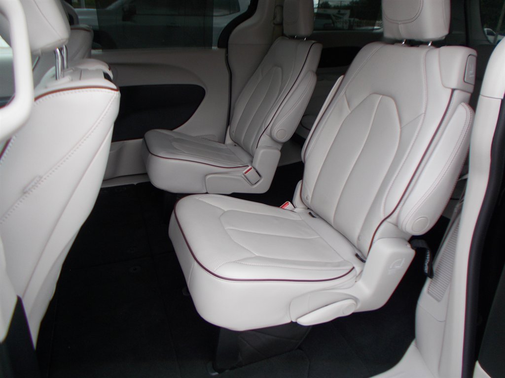 2018 Chrysler Pacifica - $15,000