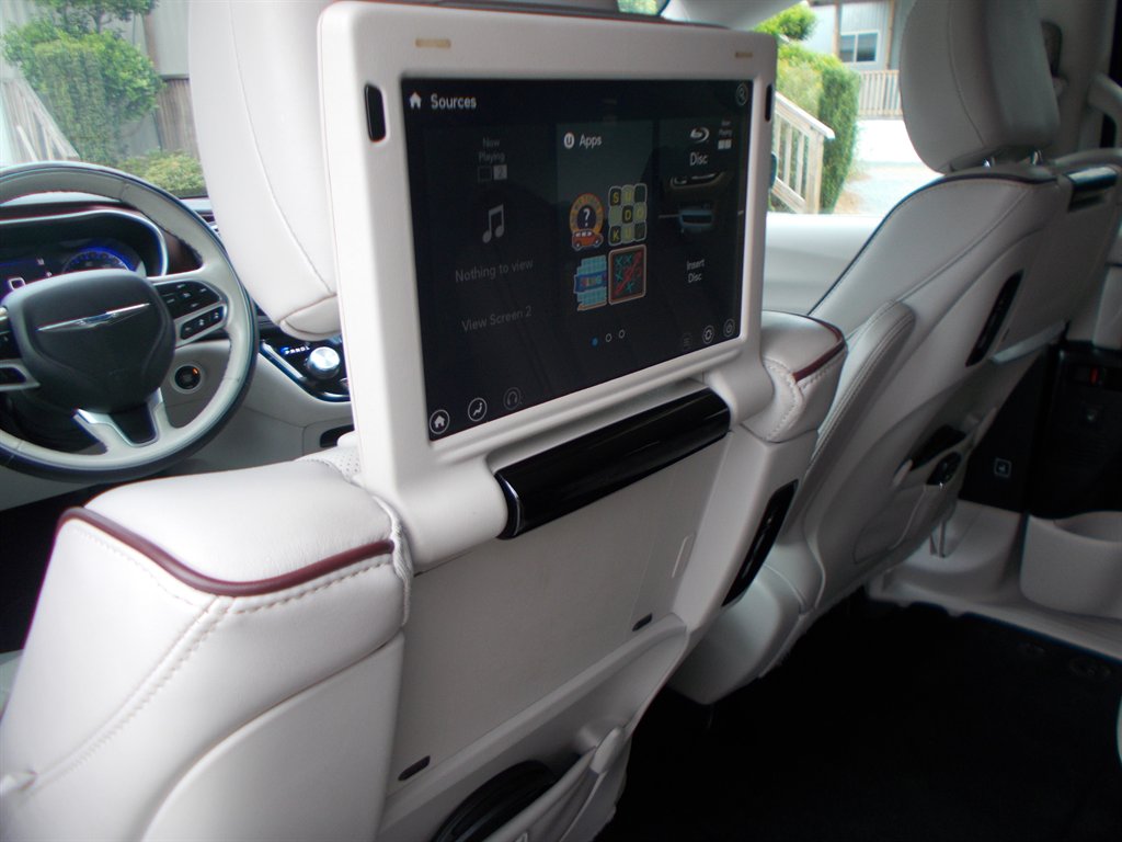 2018 Chrysler Pacifica - $15,000