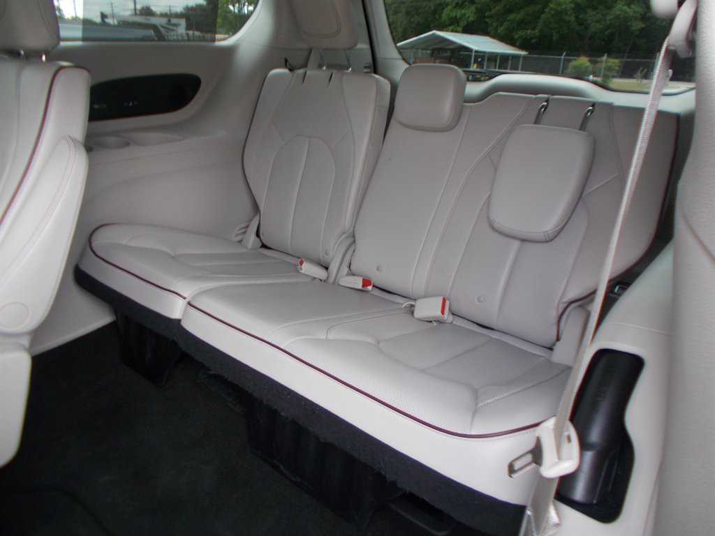 2018 Chrysler Pacifica - $15,000