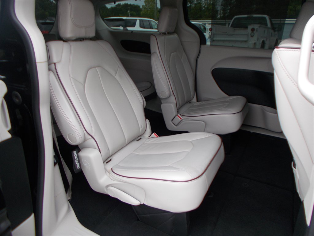2018 Chrysler Pacifica - $15,000
