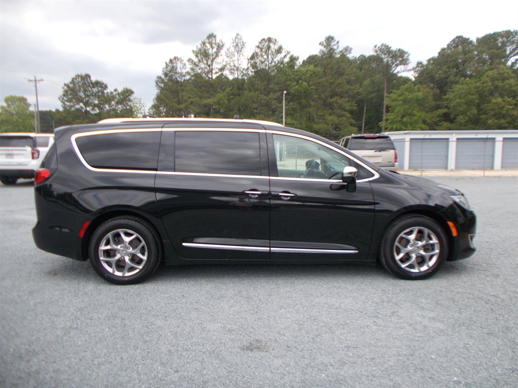 2018 Chrysler Pacifica - $15,000