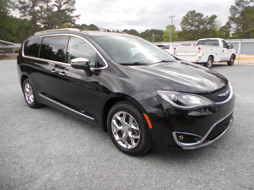 2018 Chrysler Pacifica - $15,000