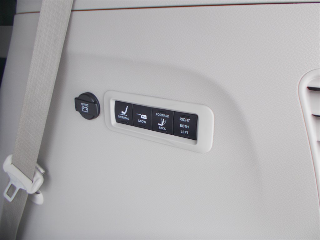 2018 Chrysler Pacifica - $15,000