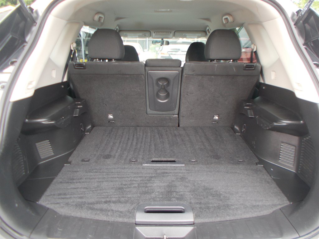 2016 Nissan Rogue - $11,000