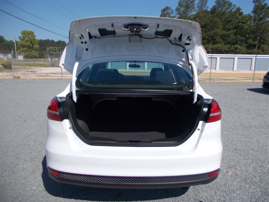 2017 Ford Focus - $10,000