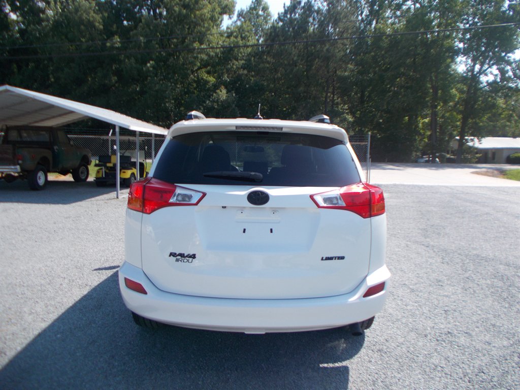2015 Toyota RAV4 - $11,000