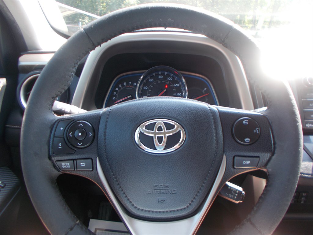 2015 Toyota RAV4 - $11,000