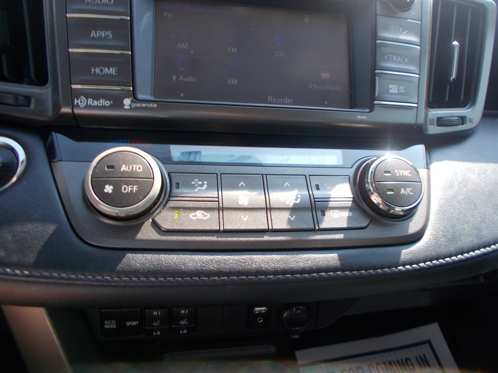 2015 Toyota RAV4 - $11,000