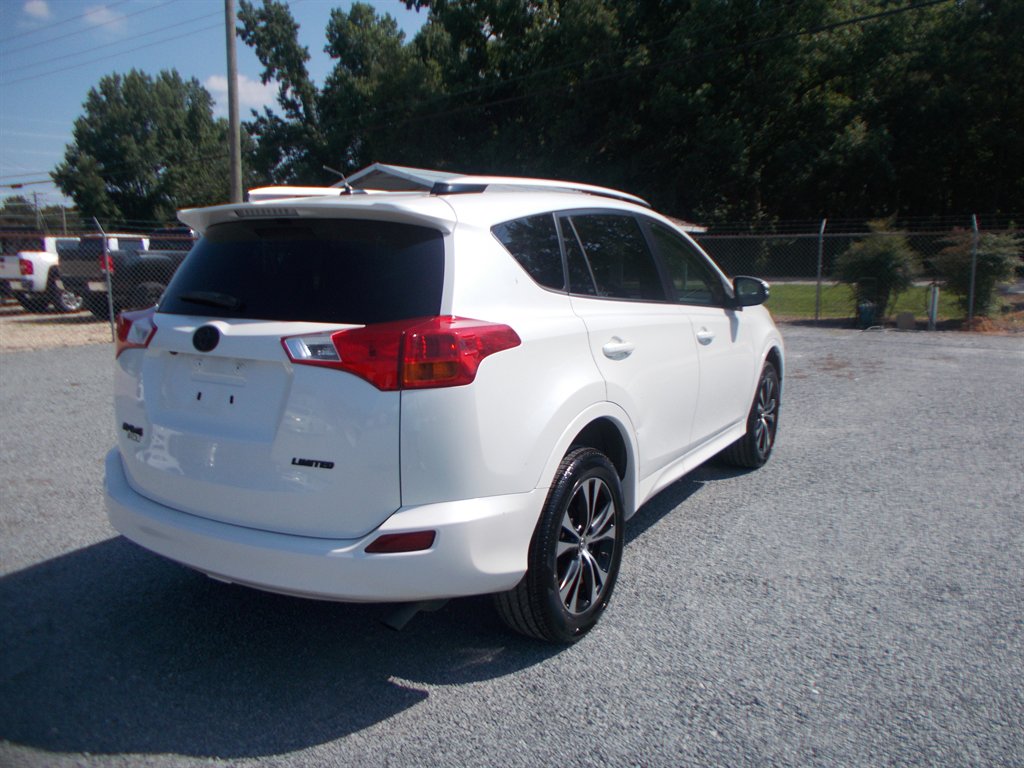 2015 Toyota RAV4 - $11,000