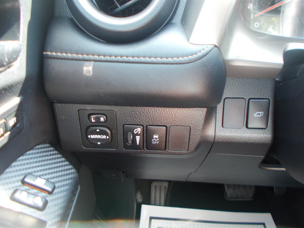 2015 Toyota RAV4 - $11,000