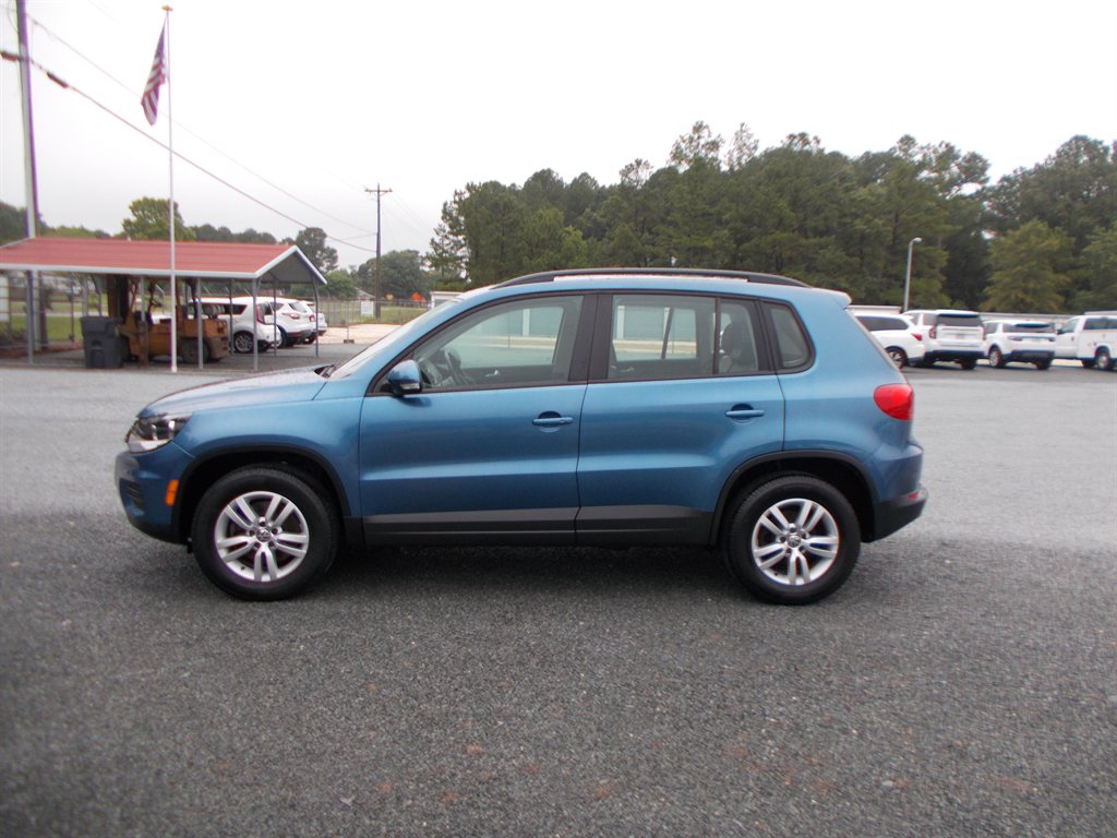 2017 Volkswagen Tiguan - $11,500