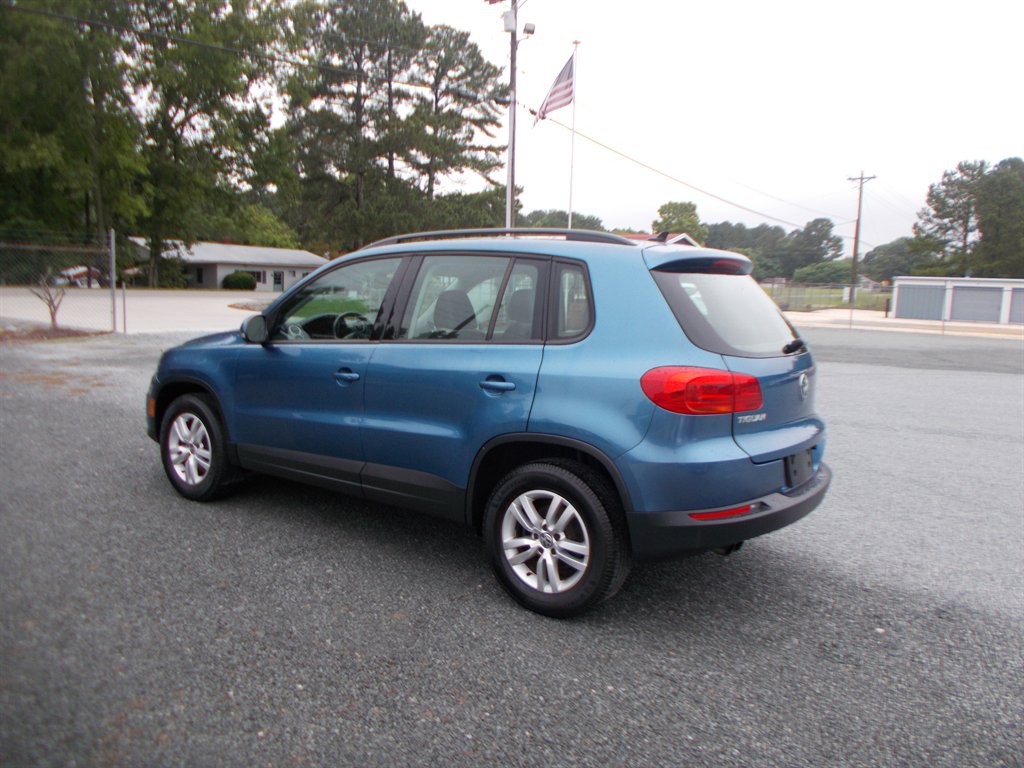 2017 Volkswagen Tiguan - $11,500