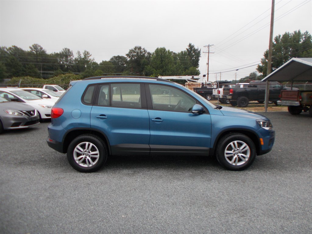 2017 Volkswagen Tiguan - $11,500