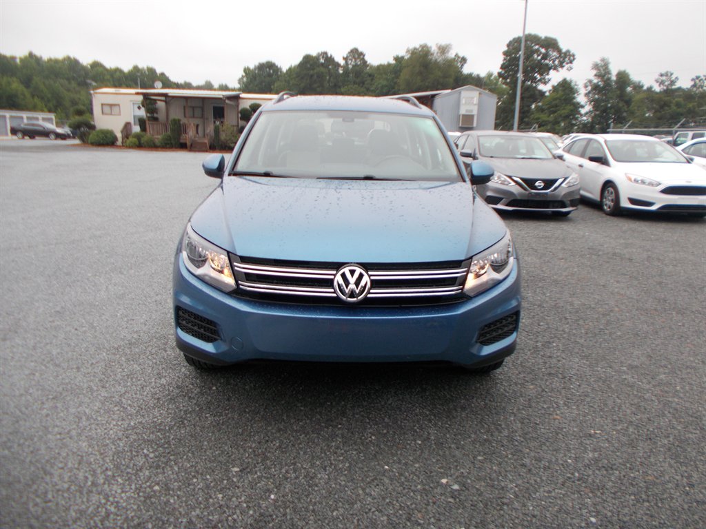 2017 Volkswagen Tiguan - $11,500