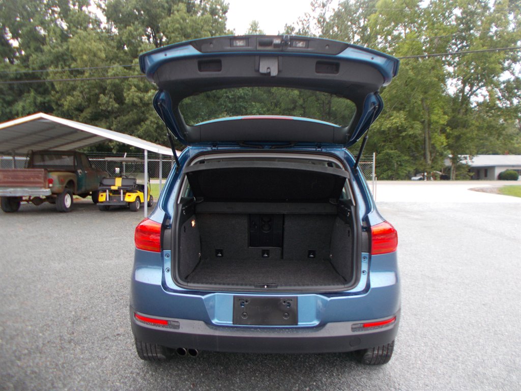 2017 Volkswagen Tiguan - $11,500