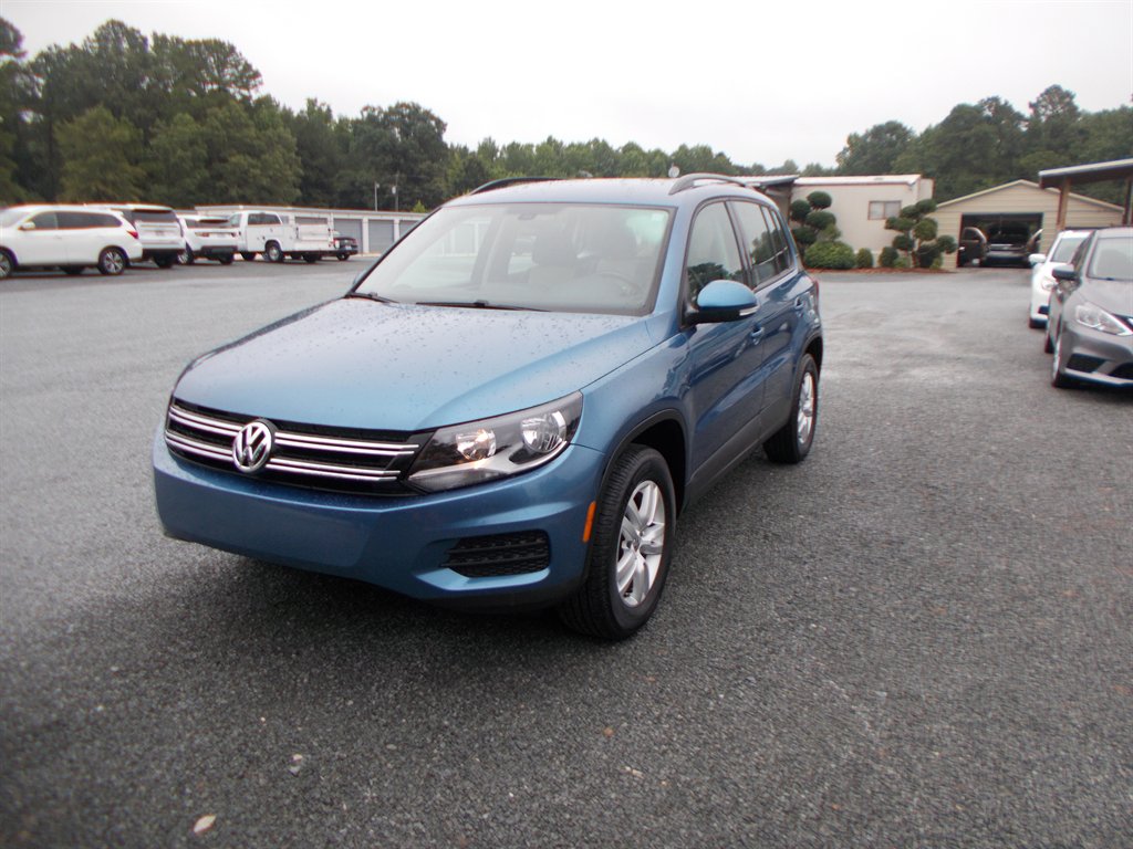 2017 Volkswagen Tiguan - $11,500