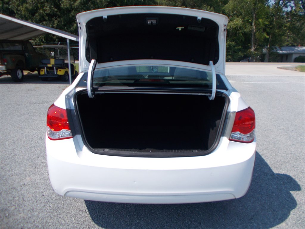2016 Chevrolet Cruze - $12,000