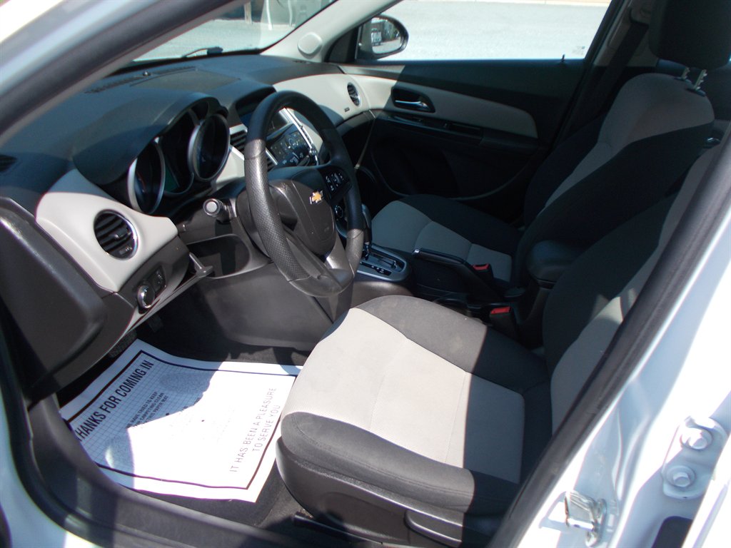 2016 Chevrolet Cruze - $12,000