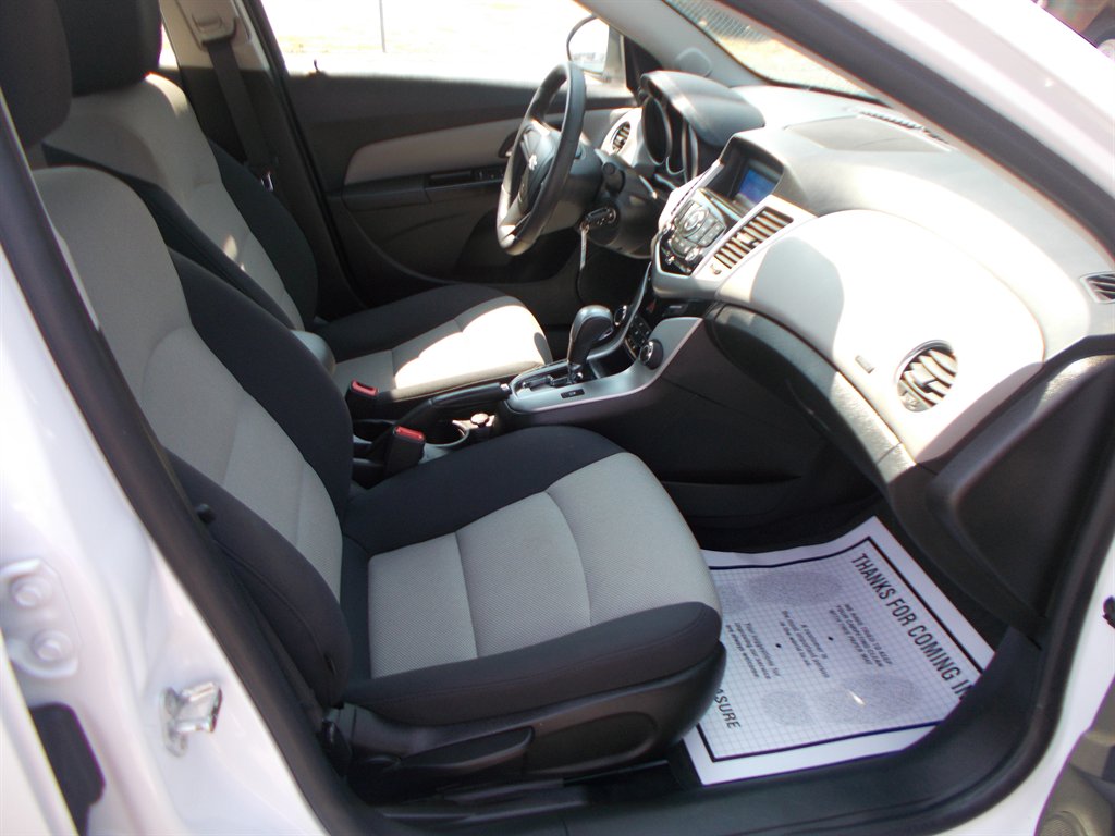 2016 Chevrolet Cruze - $12,000