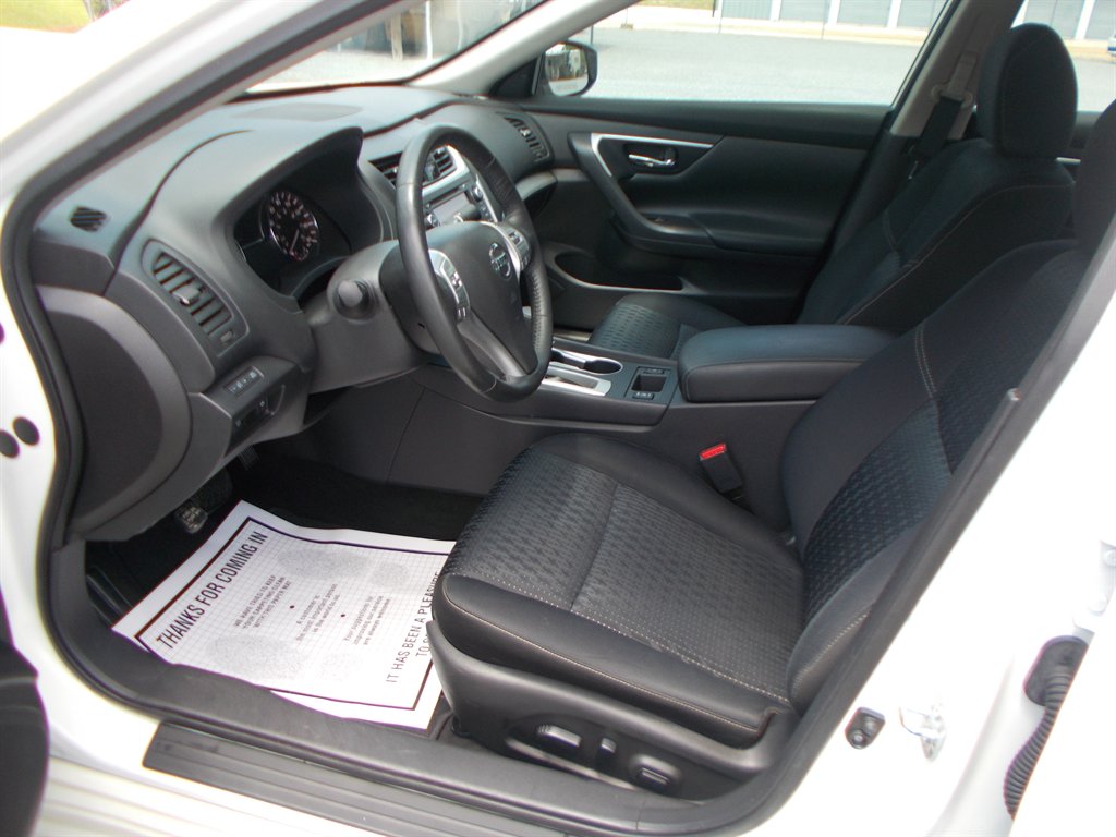 2016 Nissan Altima - $12,500