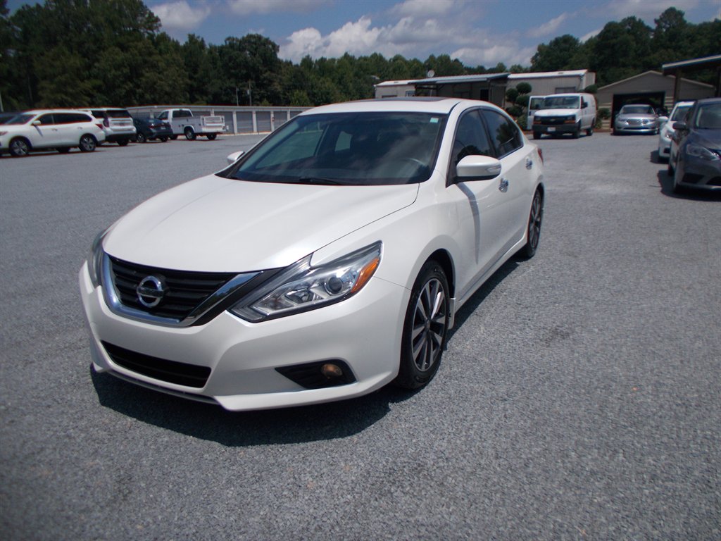 2016 Nissan Altima - $12,500