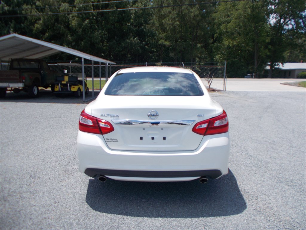 2016 Nissan Altima - $12,500
