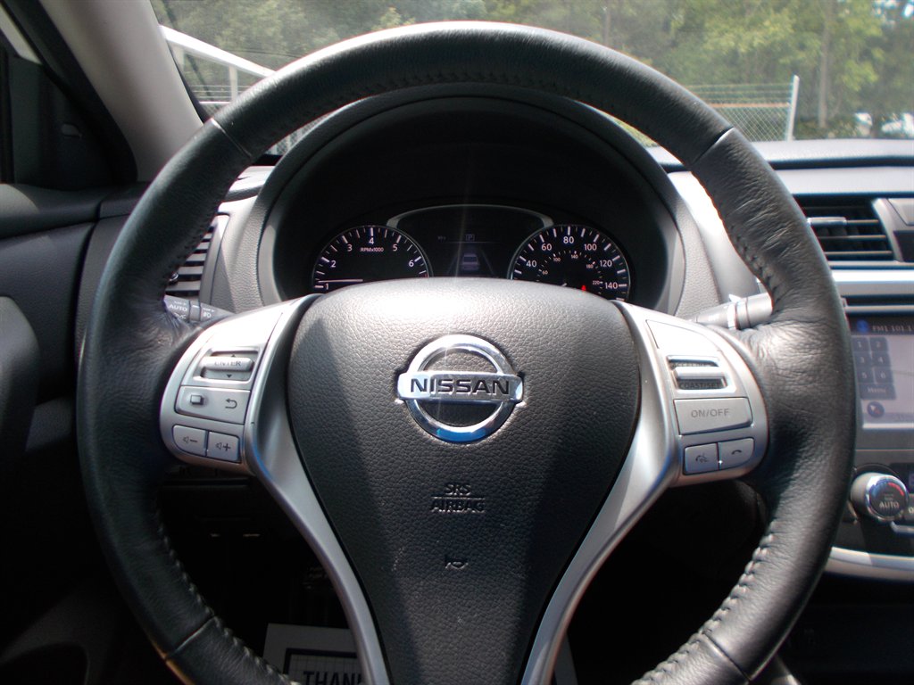 2016 Nissan Altima - $12,500