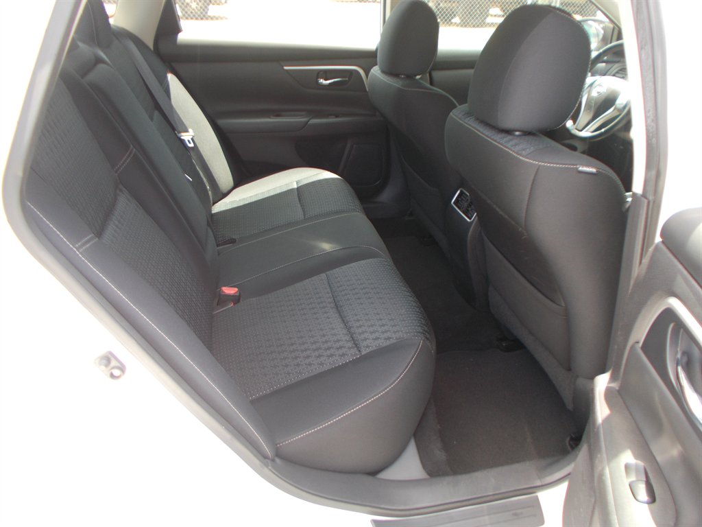 2016 Nissan Altima - $12,500