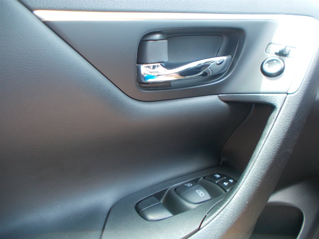 2016 Nissan Altima - $12,500