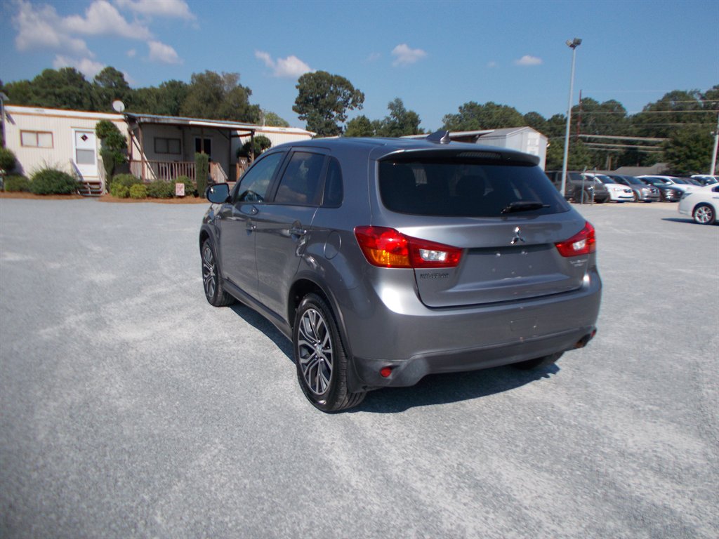 2017 Mitsubishi Outlander - $12,000