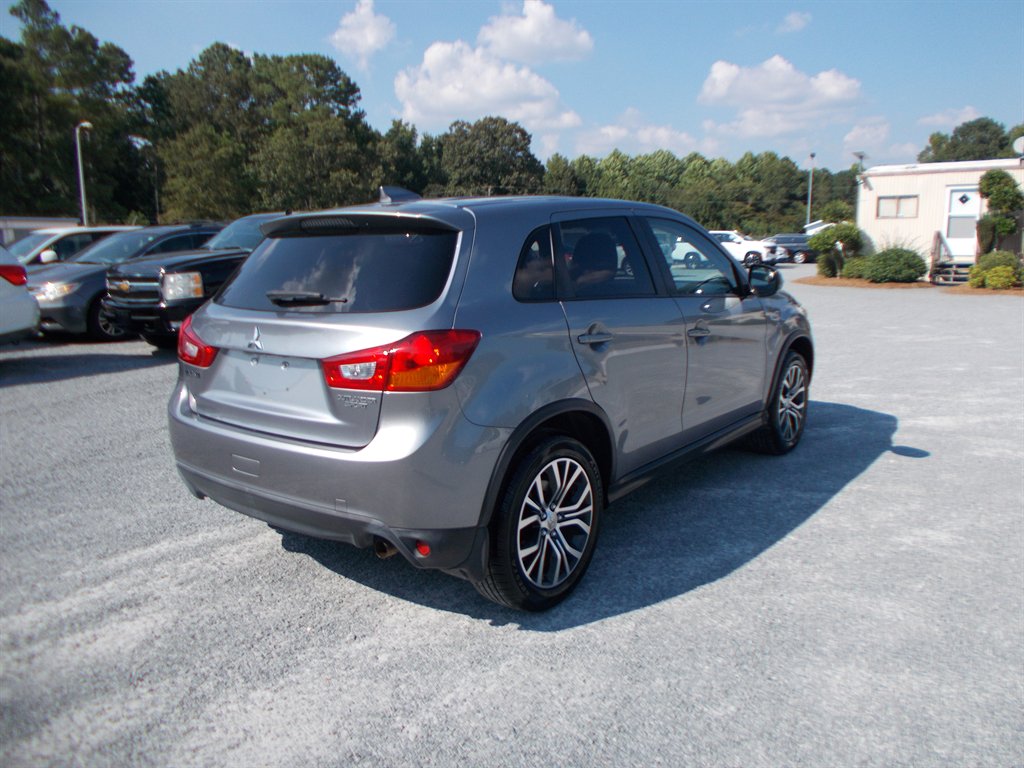 2017 Mitsubishi Outlander - $12,000