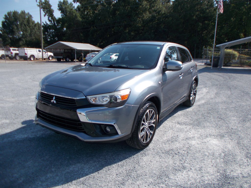 2017 Mitsubishi Outlander - $12,000