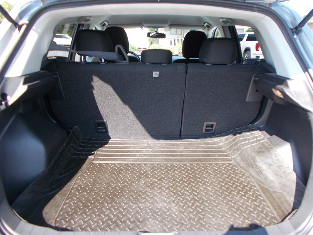 2017 Mitsubishi Outlander - $12,000