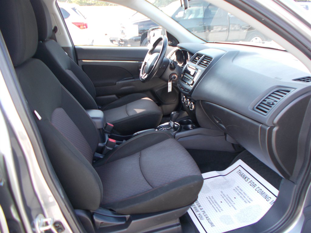 2017 Mitsubishi Outlander - $12,000