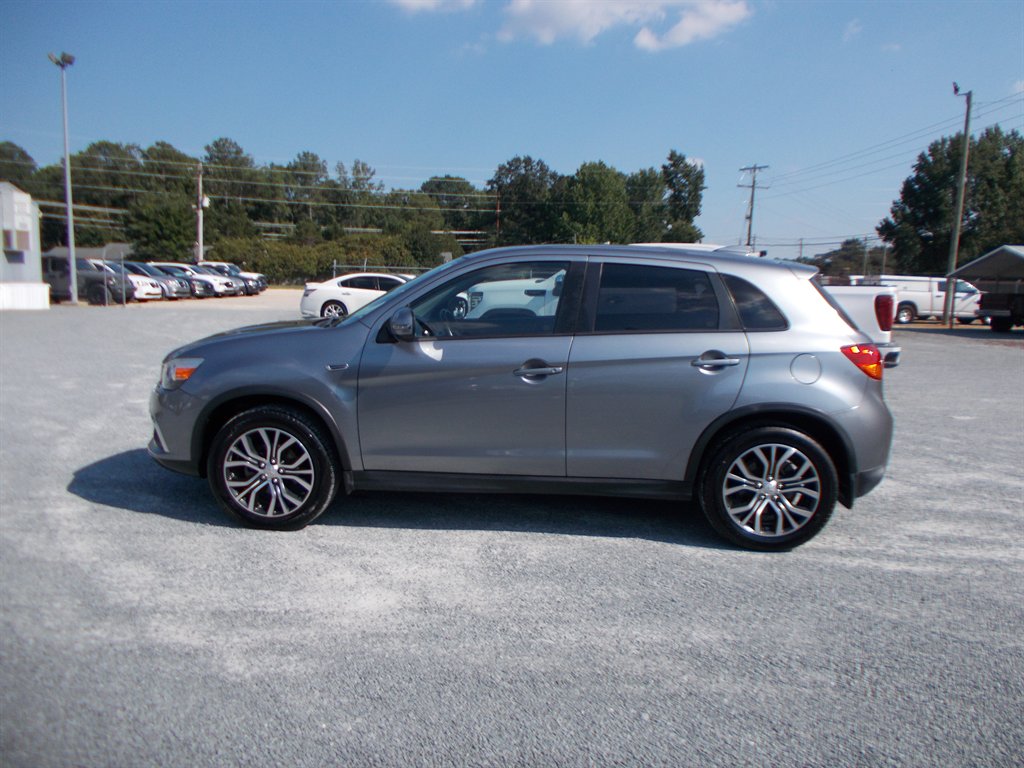 2017 Mitsubishi Outlander - $12,000
